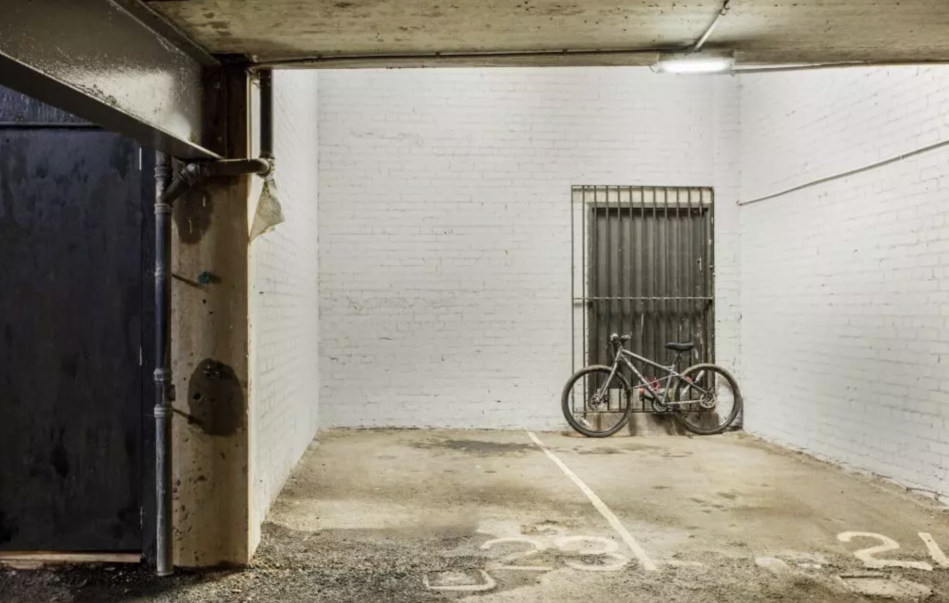 Kings Stable Lane - Image 1